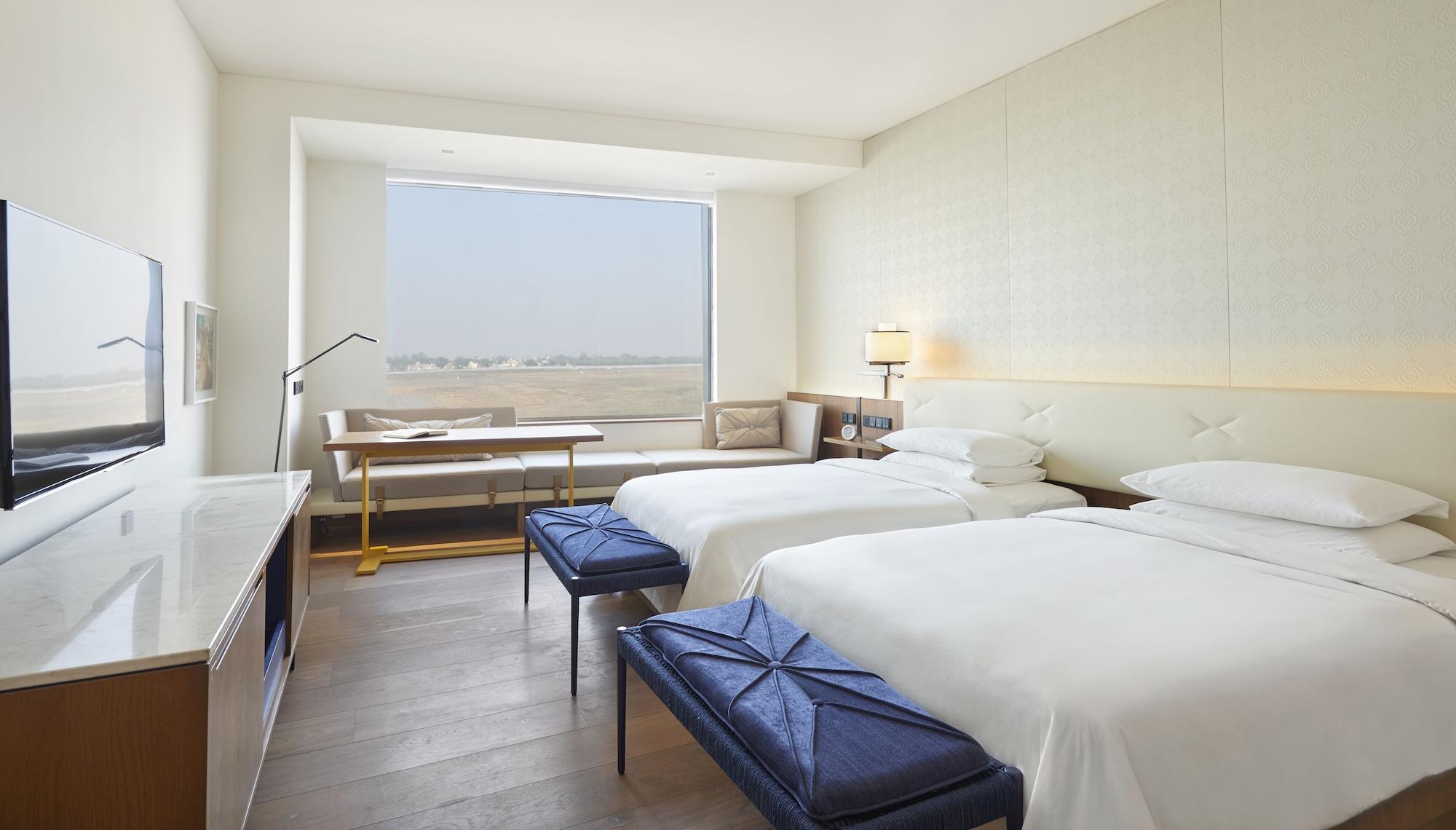 Отель Andaz Delhi, By Hyatt Нью-Дели Экстерьер фото Deluxe room