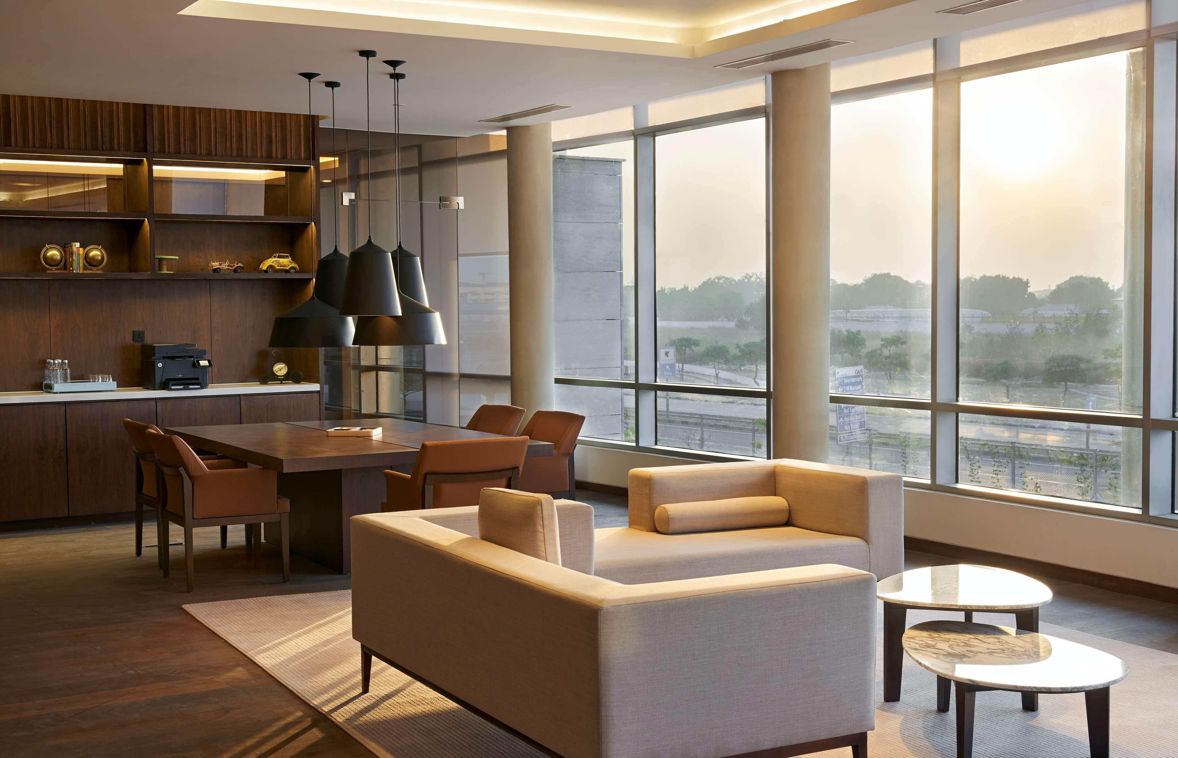 Отель Andaz Delhi, By Hyatt Нью-Дели Экстерьер фото The Residence