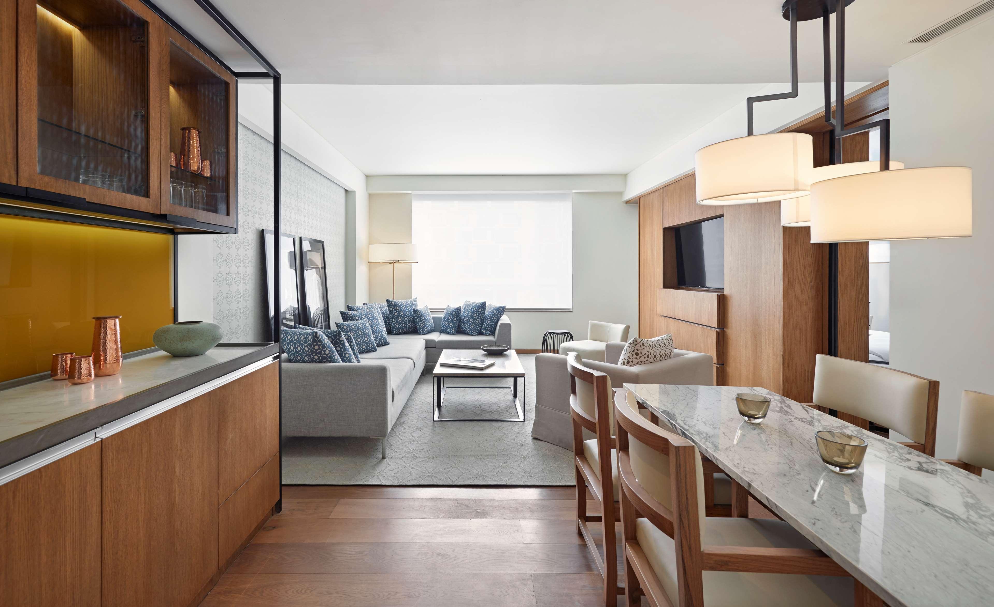Отель Andaz Delhi, By Hyatt Нью-Дели Экстерьер фото A suite at The Hari