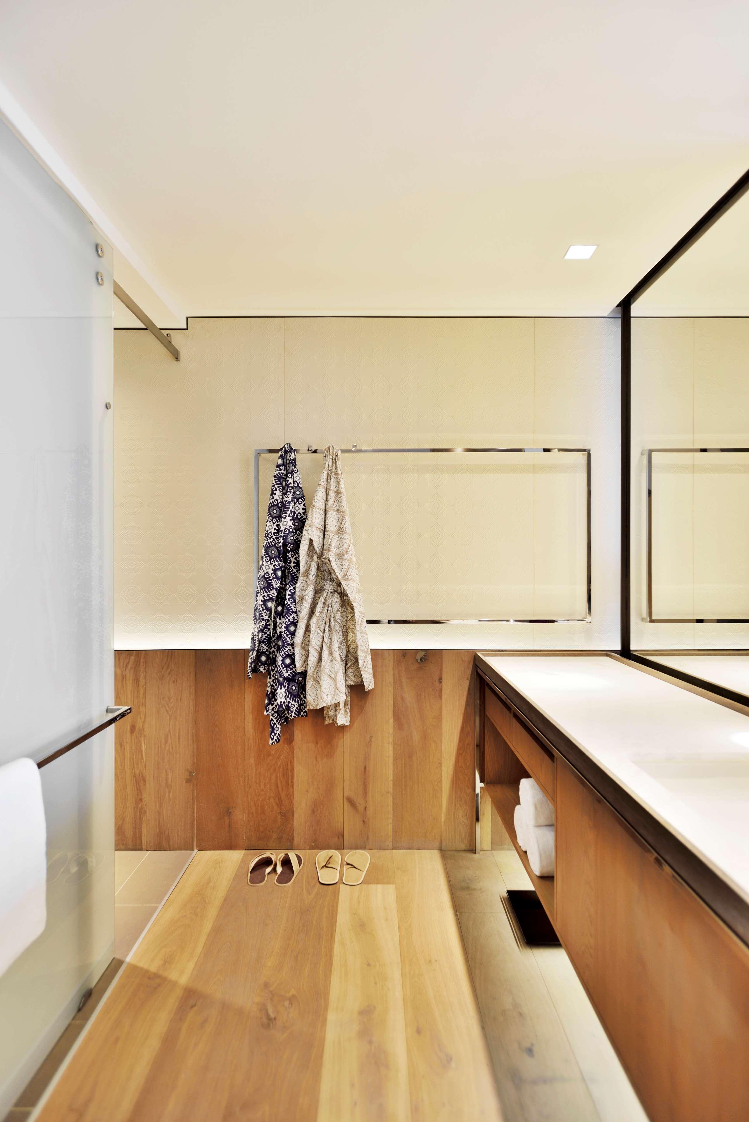 Отель Andaz Delhi, By Hyatt Нью-Дели Экстерьер фото A towel hanging on a towel bar