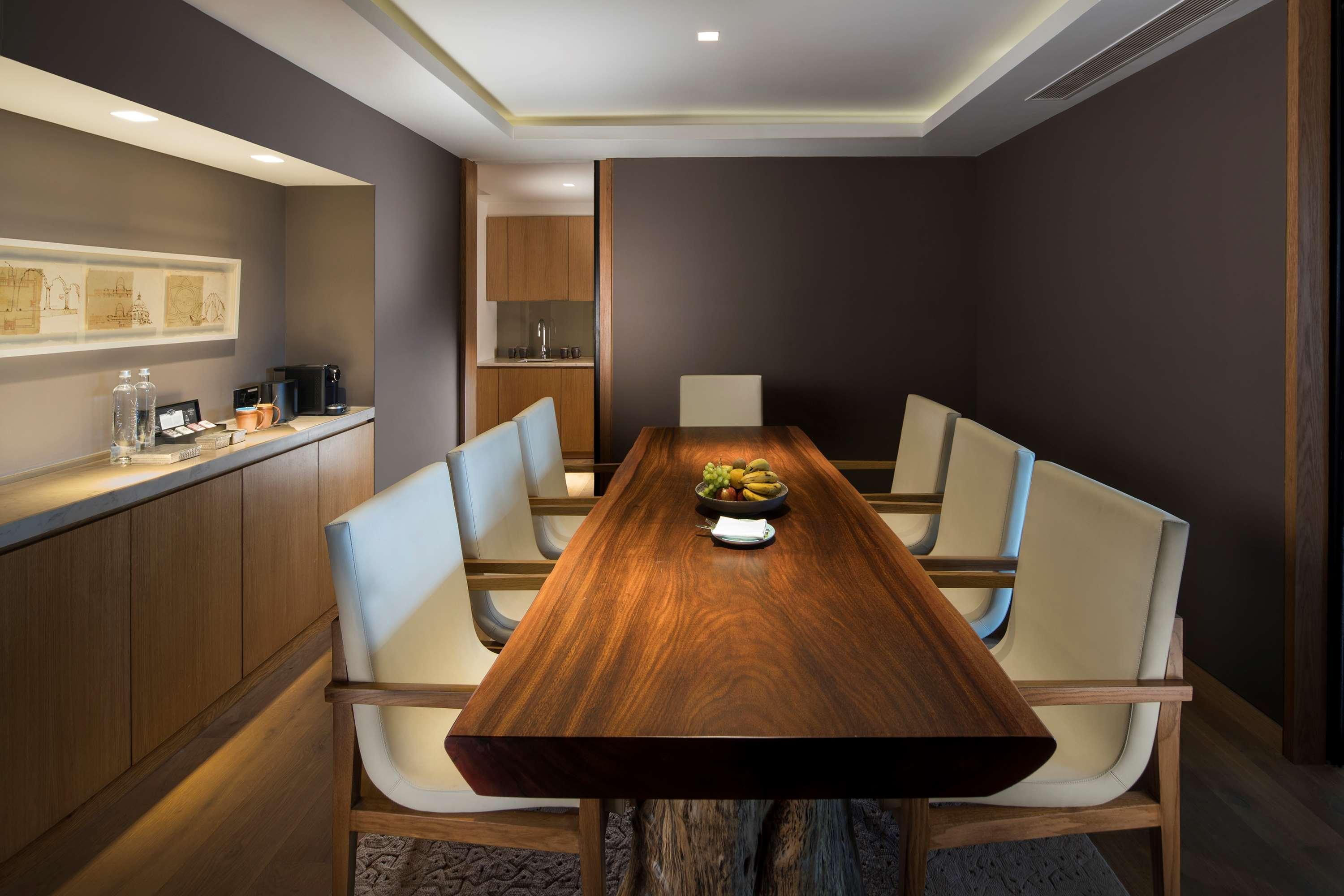Отель Andaz Delhi, By Hyatt Нью-Дели Экстерьер фото The private dining room at the club