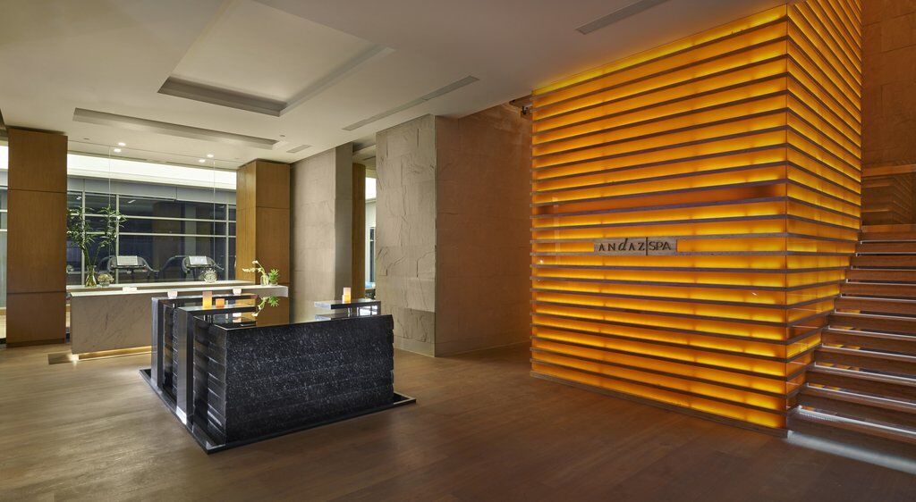 Отель Andaz Delhi, By Hyatt Нью-Дели Экстерьер фото Andaz reception desk